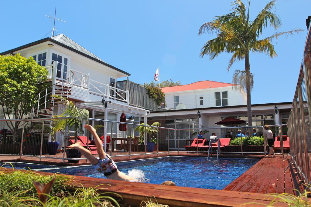 Commodores Lodge Russell Exteriér fotografie