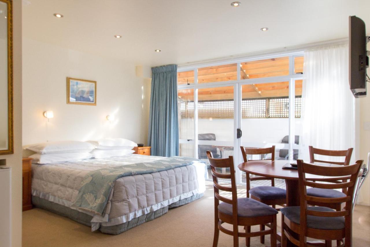 Commodores Lodge Russell Exteriér fotografie